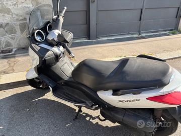 Yamaha X-Max 250 - 2011