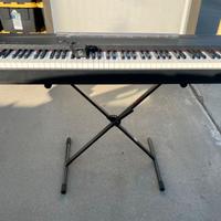 Pianoforte YAMAHA P70