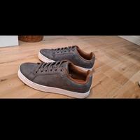 Sneakers in memory foam