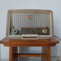 Radio vintage a valvole Philips (modello Philetta)