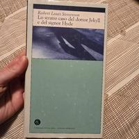 Libro copertina rigida