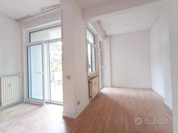 Appartamento ampia metratura in Via Turati