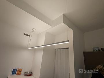 Lampada stilizzata da tavolo