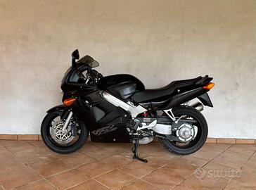 Honda VFR800 RC46 1998 - FMI