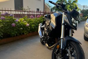 Honda hornet 750