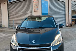 Peugeot 208 BlueHDi 75 5 porte Touch