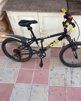Bicicletta bambino/ a  6-8 anni, altezza fino 140