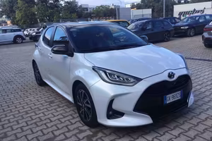 Toyota Yaris 1.5 Hybrid 5 porte Lounge