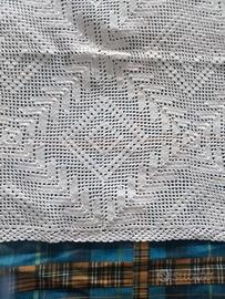 copritavolo fatto a mano all'uncinetto 