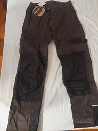 due pantaloni da lavoro