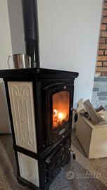 Stufa Sideros Stubella a legna, ghisa e maiolica