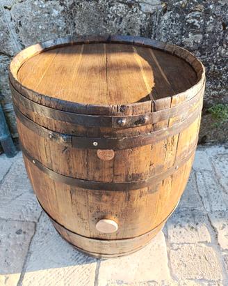 Botte ricondizionata ad uso tavolino