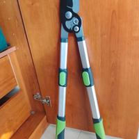 Attrezzi Giardino Nuovi Taglia Siepi Forbici ecc..