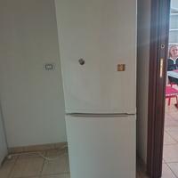 frigorifero con congelatore 