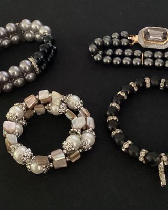 Lotto 4 bracciali eleganti perle