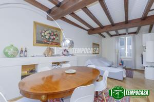 Trilocale ristrutturato con box in centro a Piacen