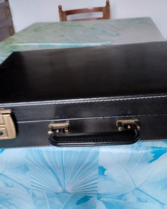 Valigetta 24 ore Roncato ....30 euro