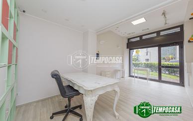 Negozio a Milano Via Gallarate 2 locali