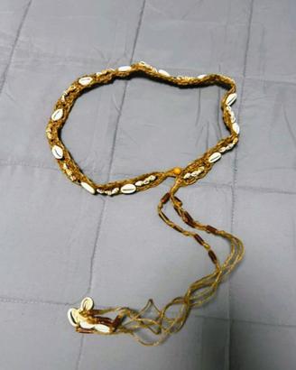 Cintura di corda con conchiglie