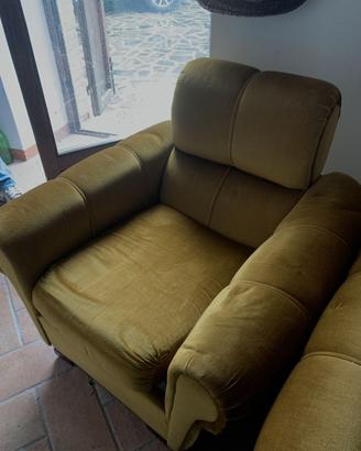 2 POLTRONE