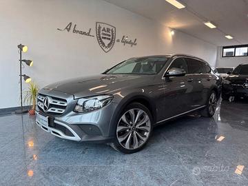Mercedes E 220 D Premium Plus SW All-Terrain Head-
