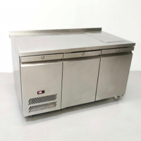 Vari modelli e misure banchi refrigerati