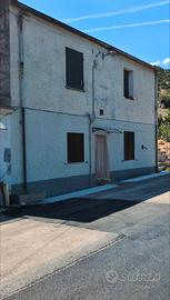 Frazione San Lorenzo Trilocale con giardino