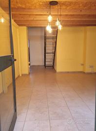 Negozio a Cagliari, via Pietro Cavaro 25, 1 locali