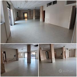 Locale commerciale 400mq indipendente fronte strad