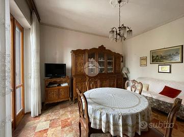 3 LOCALI A MONTEGROSSO D'ASTI