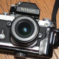 Nikon f2 con Nikkor 20mm f 1:3.5