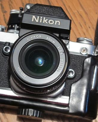 Nikon f2 con Nikkor 20mm f 1:3.5