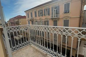 Ampio trilocale arredato