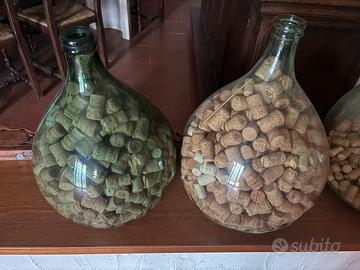 Damigiane con tappi