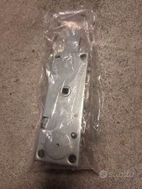 Serratura porta basculante