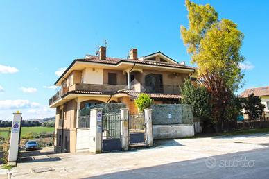 4 LOCALI A SANT'ELPIDIO A MARE