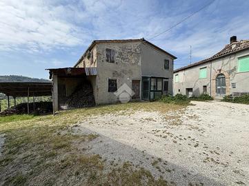 CASA SEMINDIPENDENTE A MONTEFIORE CONCA