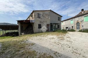 CASA SEMINDIPENDENTE A MONTEFIORE CONCA