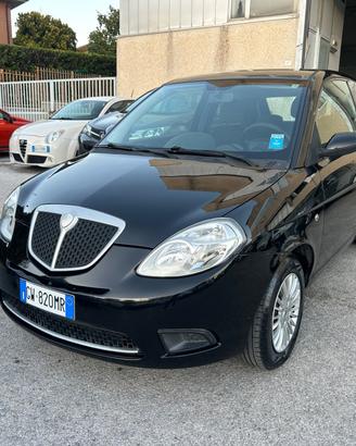 Lancia Ypsilon 1.3 MJT 75 CV Argento