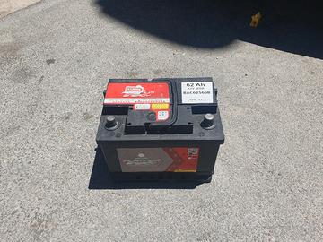 Batteria auto 62Ah 12V 560A - usata 50 giorni