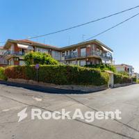 ACICASTELLO VIA MOLLICA 5 VANI CON GARAGE