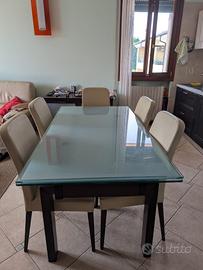 Tavolo design allungabile in vetro temperato