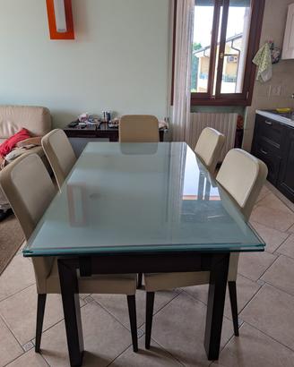 Tavolo design allungabile in vetro temperato