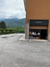 Autorimessa grande, ufficio, magazzino, wc