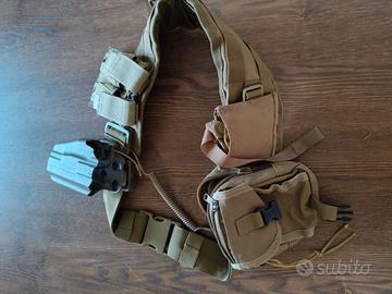 Cinturone softair con fodera pistola e accessori