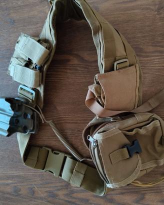 Cinturone softair con fodera pistola e accessori
