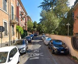 Trieste monolocale con balcone