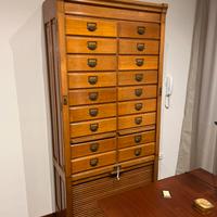 Cassettiera portadocumenti in legno di frassino