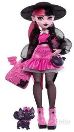 Draculaura, bambola dal look mostruoso