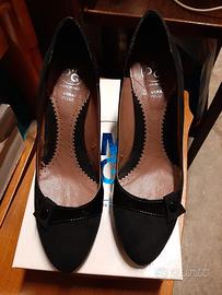 scarpe eleganti nere in fernice e scamosciate